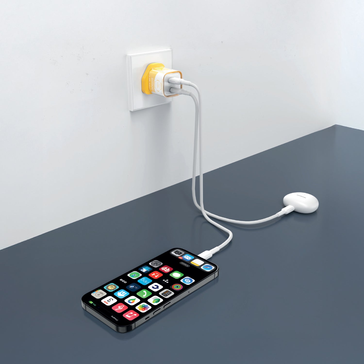شاحن حائط VoltCharge NanoCore من ليزل شفاف GaN بقوة 30 واط سريع | أصفر/أبيض شاحن حائط VoltCharge NanoCore من ليزل شفاف GaN بقوة 30 واط سريع | أصفر/أبيض